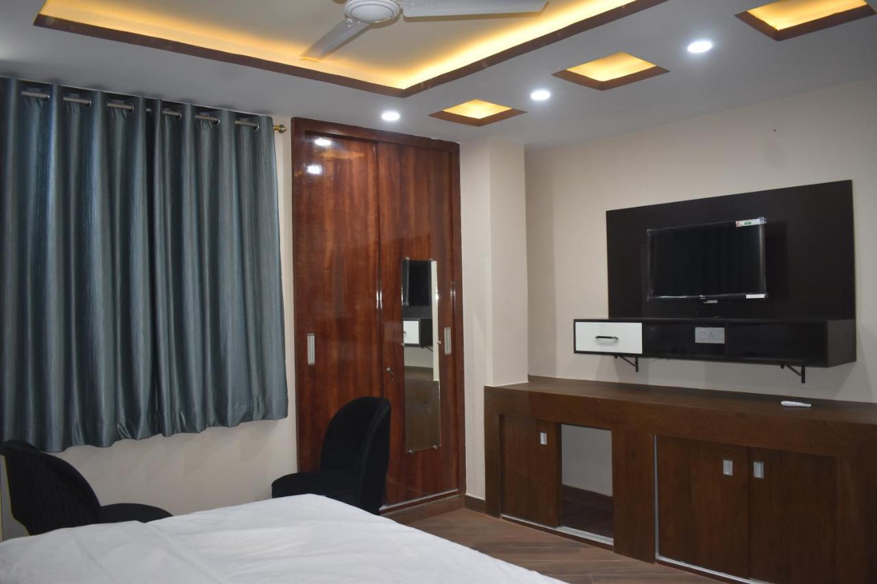 Hotel Lilac Doors Patna  Kültér fotó