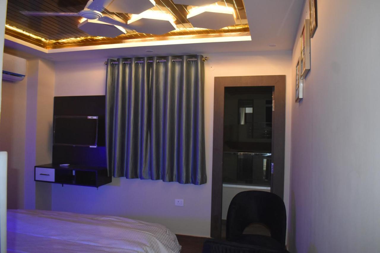 Hotel Lilac Doors Patna  Kültér fotó