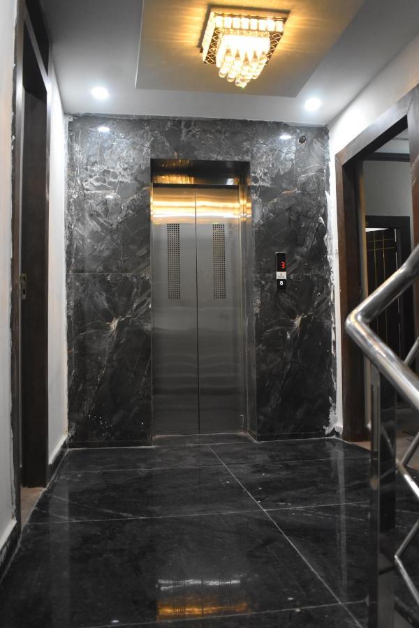 Hotel Lilac Doors Patna  Kültér fotó