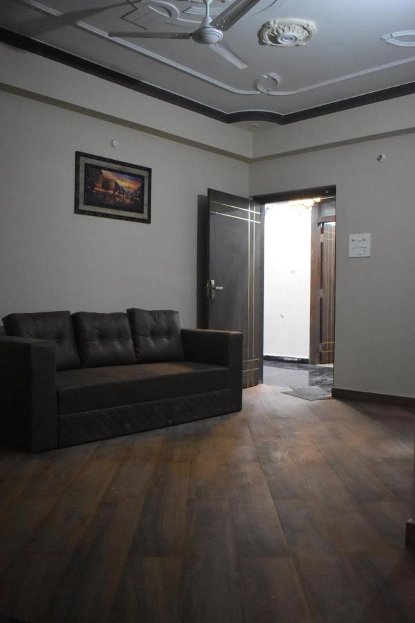 Hotel Lilac Doors Patna  Kültér fotó