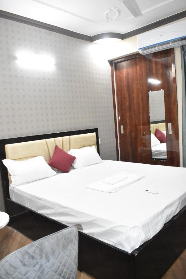 Hotel Lilac Doors Patna  Kültér fotó