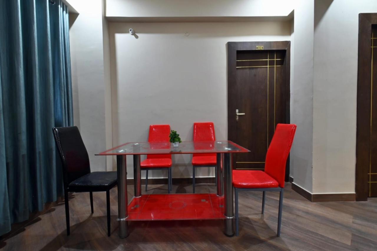 Hotel Lilac Doors Patna  Kültér fotó
