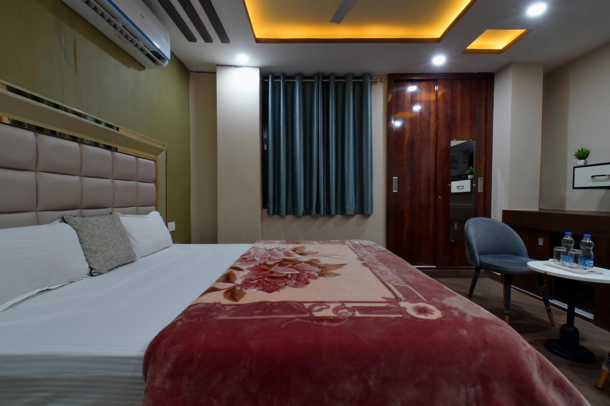 Hotel Lilac Doors Patna  Kültér fotó